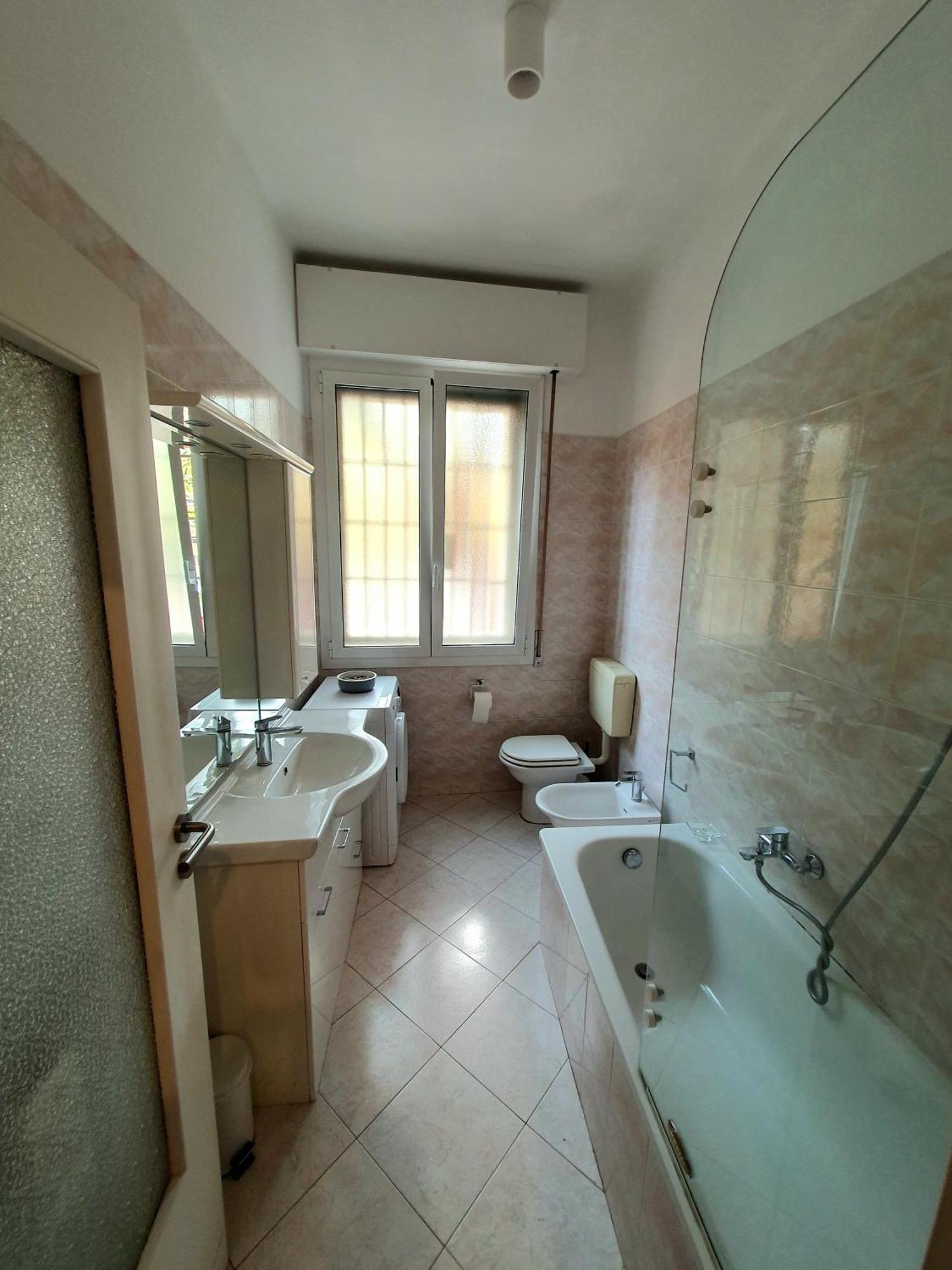 Spacious Three-Room Apartment In Saragozza Bologna Exterior photo